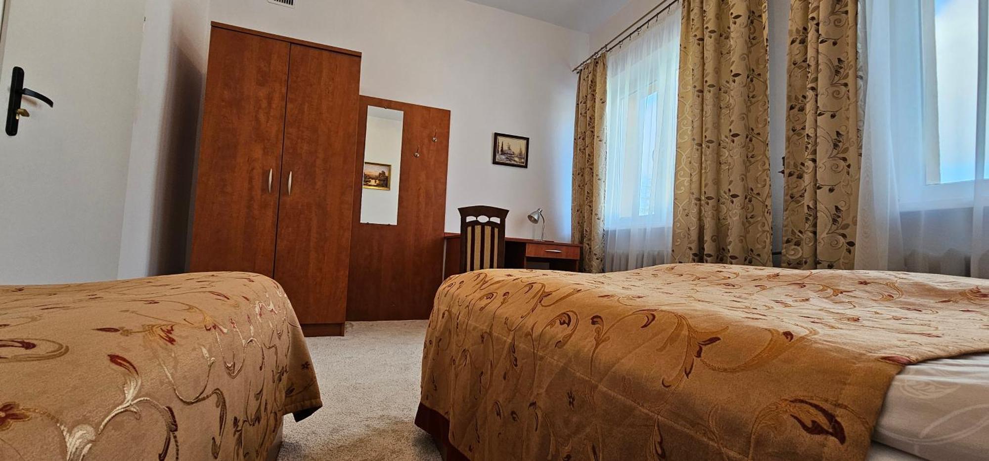 Rest Hostel Airport Modlin Nowy Dwór Mazowiecki Dış mekan fotoğraf