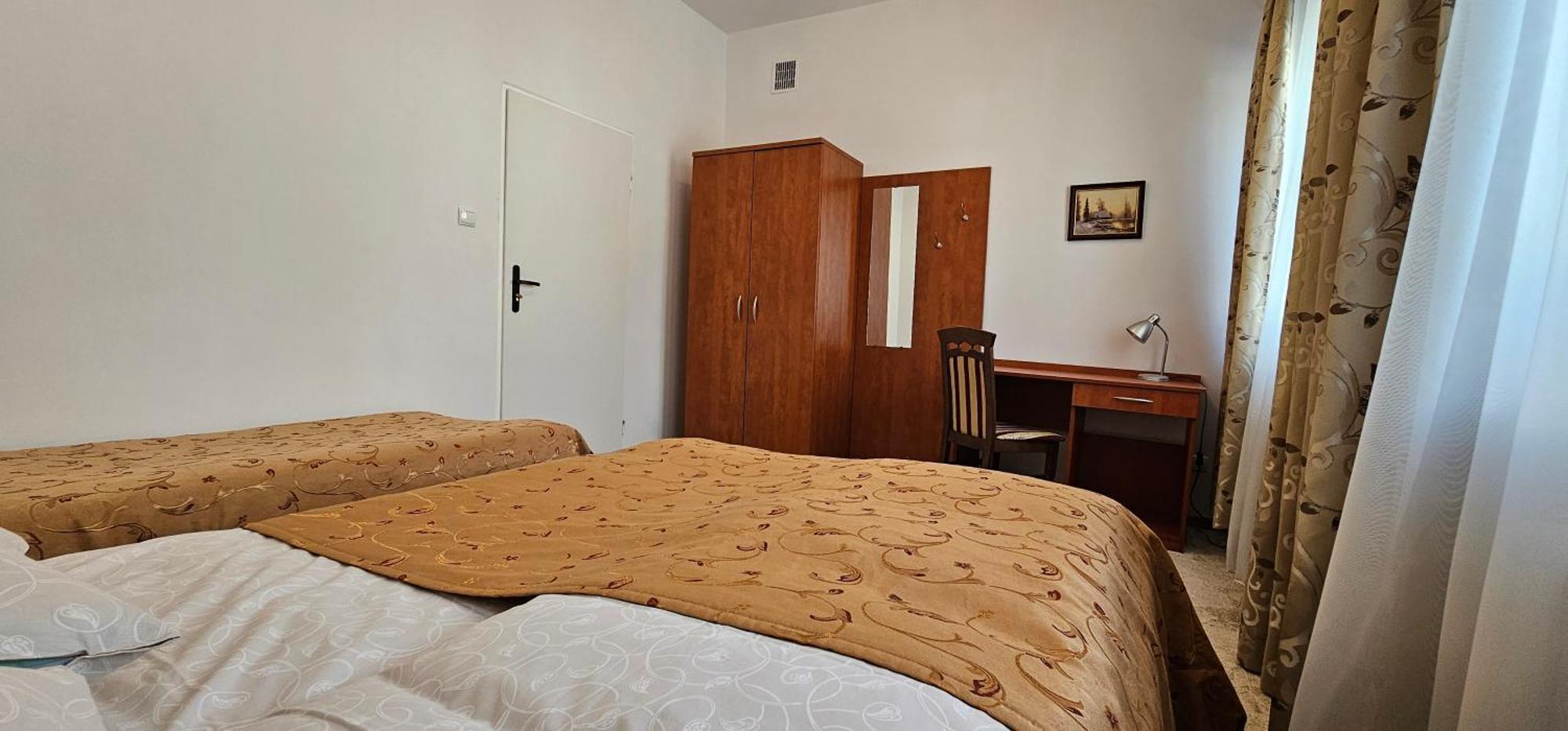 Rest Hostel Airport Modlin Nowy Dwór Mazowiecki Dış mekan fotoğraf