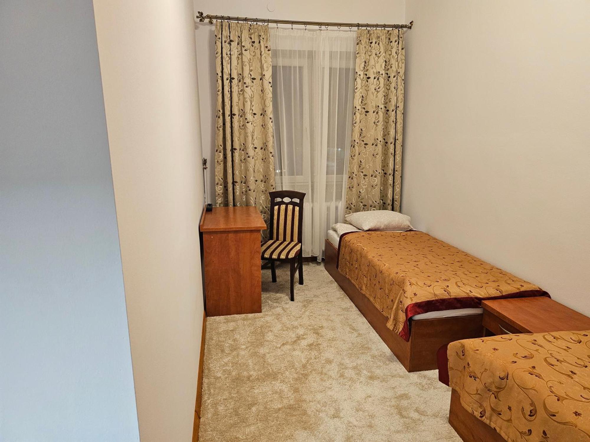 Rest Hostel Airport Modlin Nowy Dwór Mazowiecki Dış mekan fotoğraf